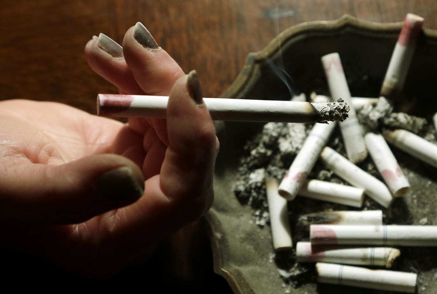 El humo del cigarrillo podría causar infertilidad y menopausia precoz|saludverdes.com