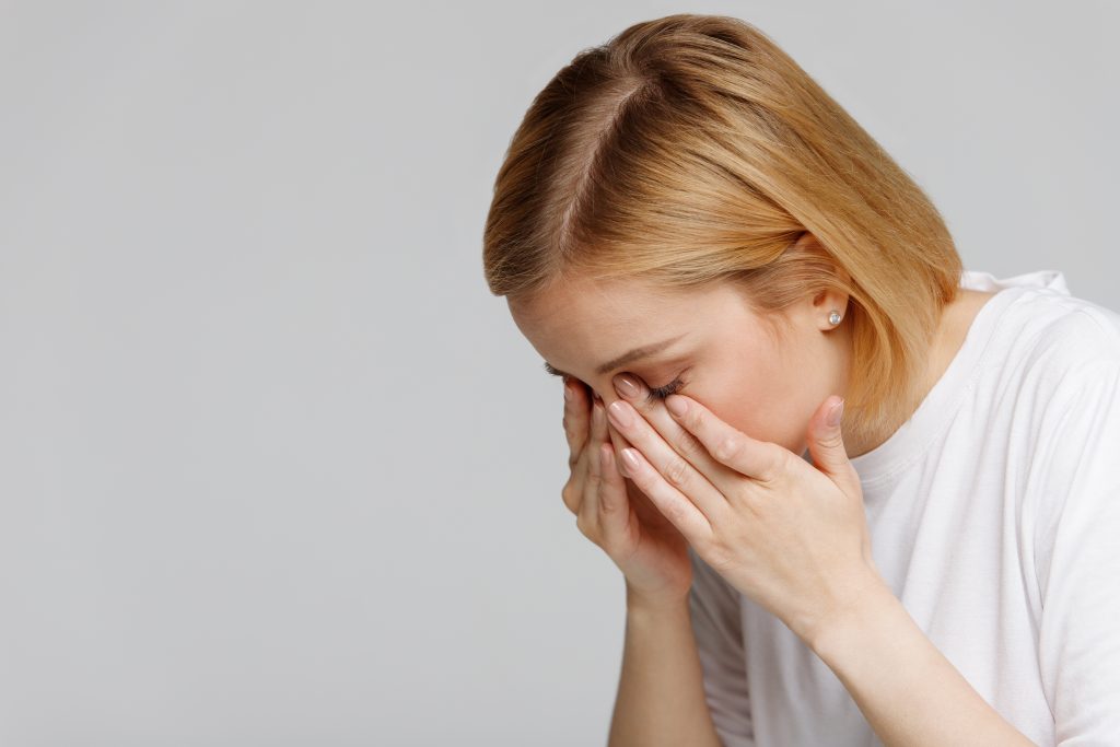 Ojos secos: aquí16 remedios naturales para ello|saludverdes.com